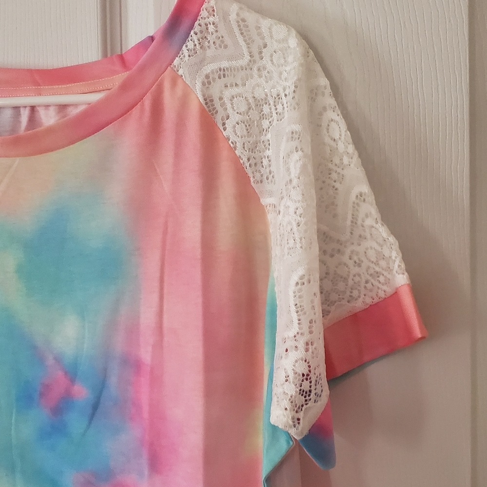 Bright Tie-dye Crochet Raglan Tee - Picture 10 of 12